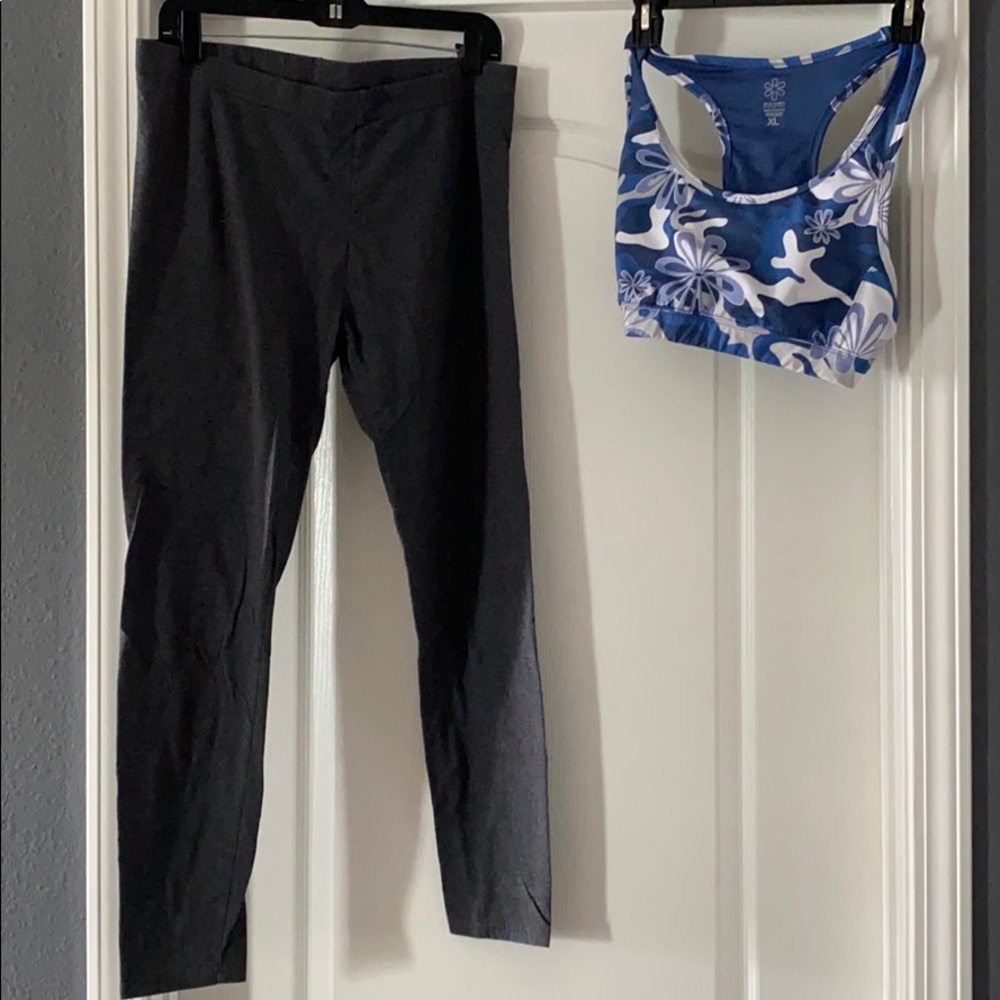 Old navy med support sports bra. Cotton leggings.